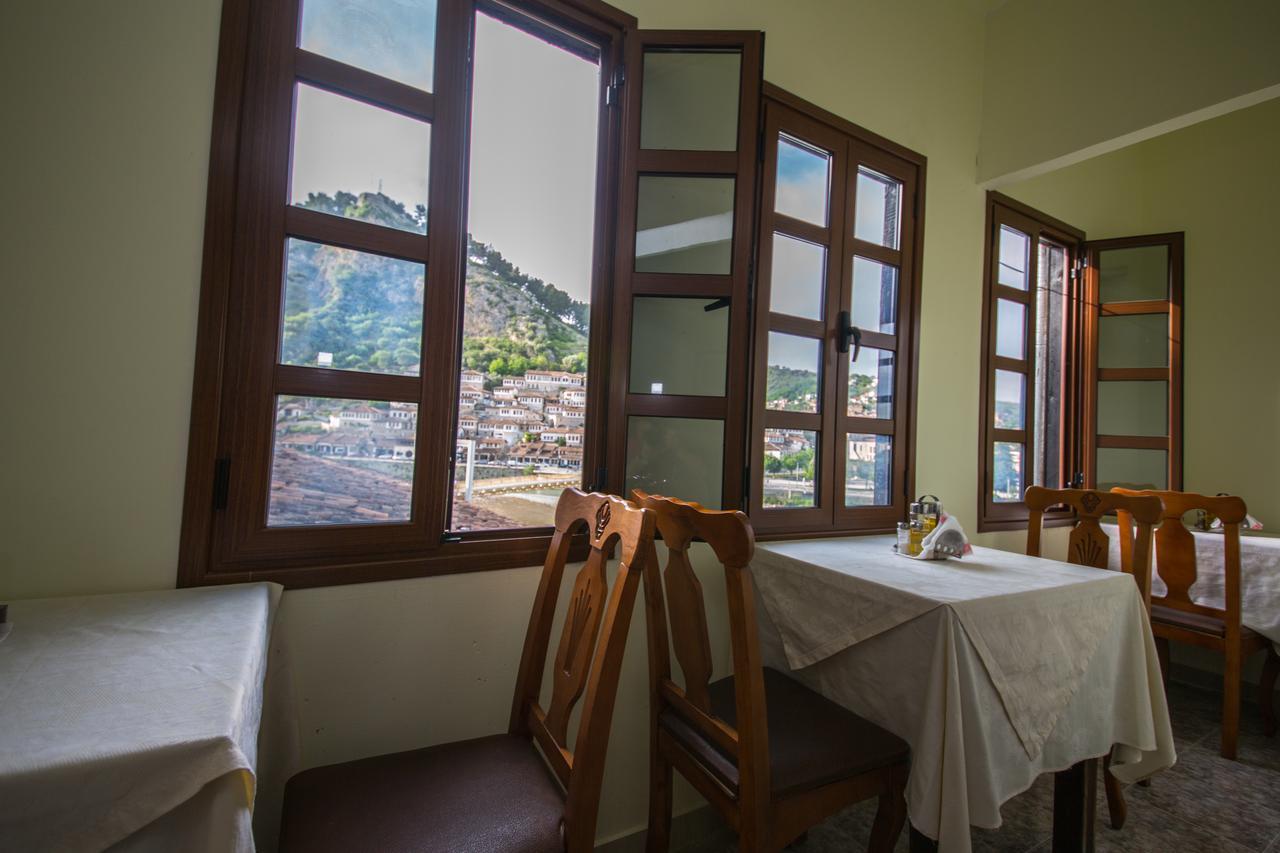 Hotel Ajka Berat Exterior foto