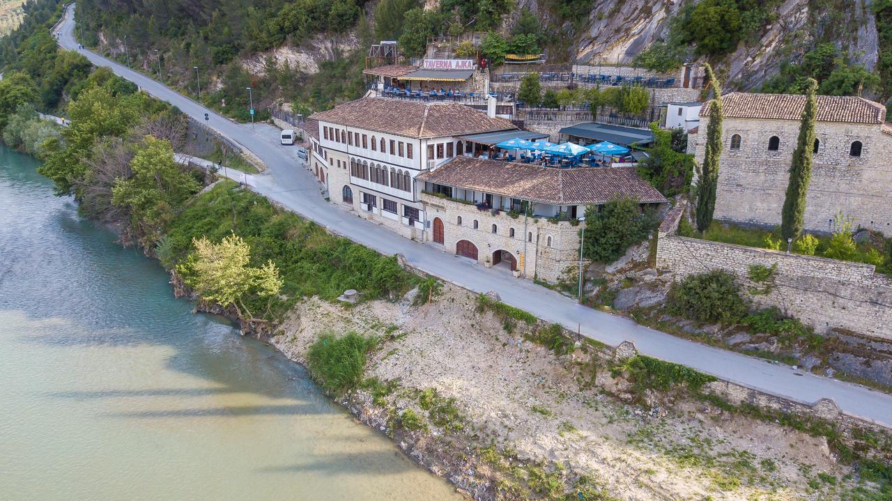Hotel Ajka Berat Exterior foto
